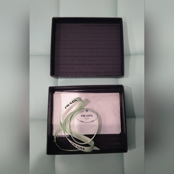 PRADA Box, Tissue & Ribbon Bundle - Picture 2 of 6